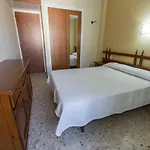 Antillas Piscina Y Terraza Playa Fenals 4pax