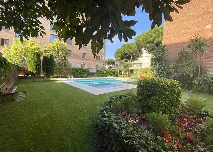 Antillas Piscina Y Terraza Playa Fenals 4pax Lloret de Mar