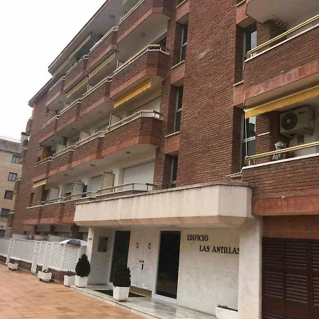 Antillas Piscina Y Terraza Playa Fenals 4pax *