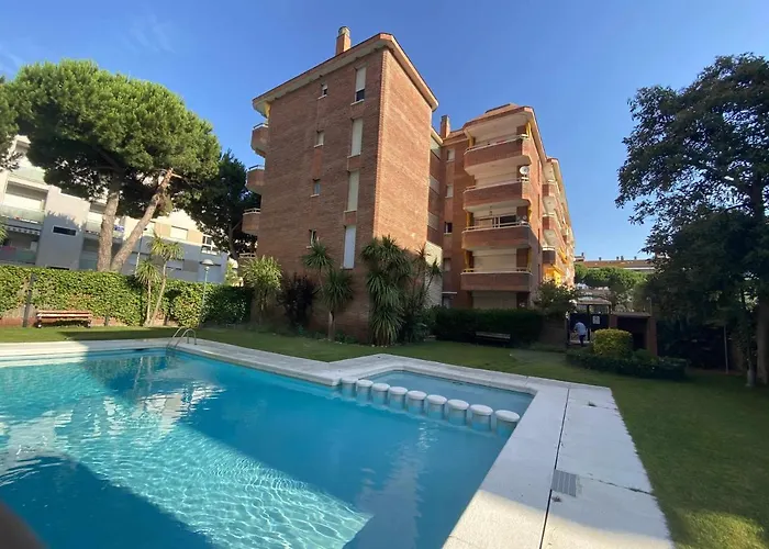 Antillas Piscina Y Terraza Playa Fenals 4pax *