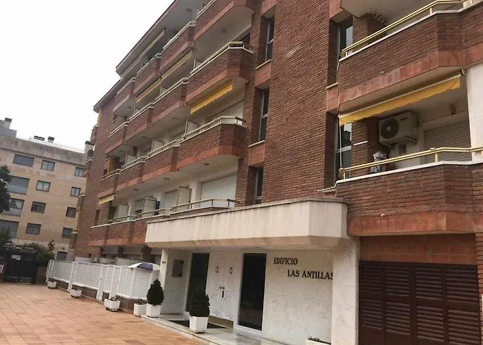 Antillas Piscina Y Terraza Playa Fenals 4pax *